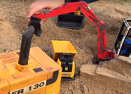 Speelgoed kan worden gebruikt in de zandbak